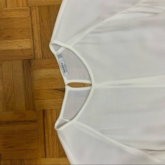Bershka Romantic White Blouse with 3/4 Sleeves Women's Size Medium Flowy Boho - Picture 7 of 10